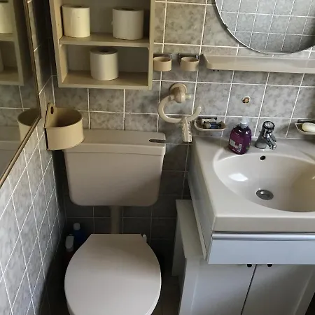 Reinhard Zentrum Eg Mit Terrasse Und Garten 2 Schlafzimmer * آوريش